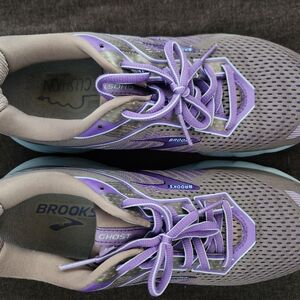 Brooks Women's Athletic Shoes - Gray with Purple Accents
